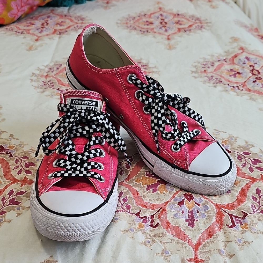 Women's Size US 9 Hot Pink Converse Sneakers with White &Black Rubber Soles